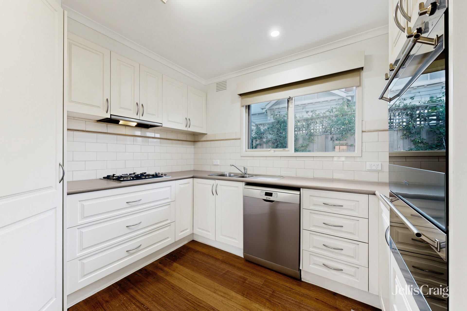 1/37 Chatham Road, Canterbury image 5