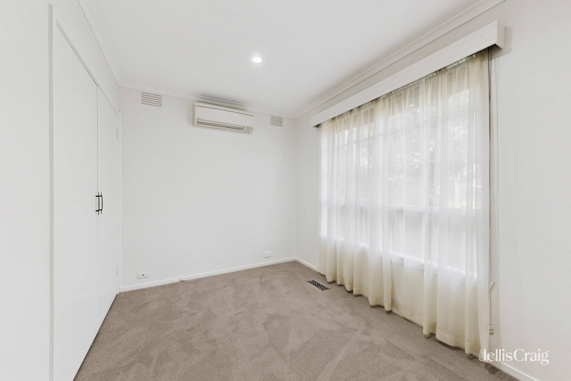 1/37 Chatham Road, Canterbury image 7
