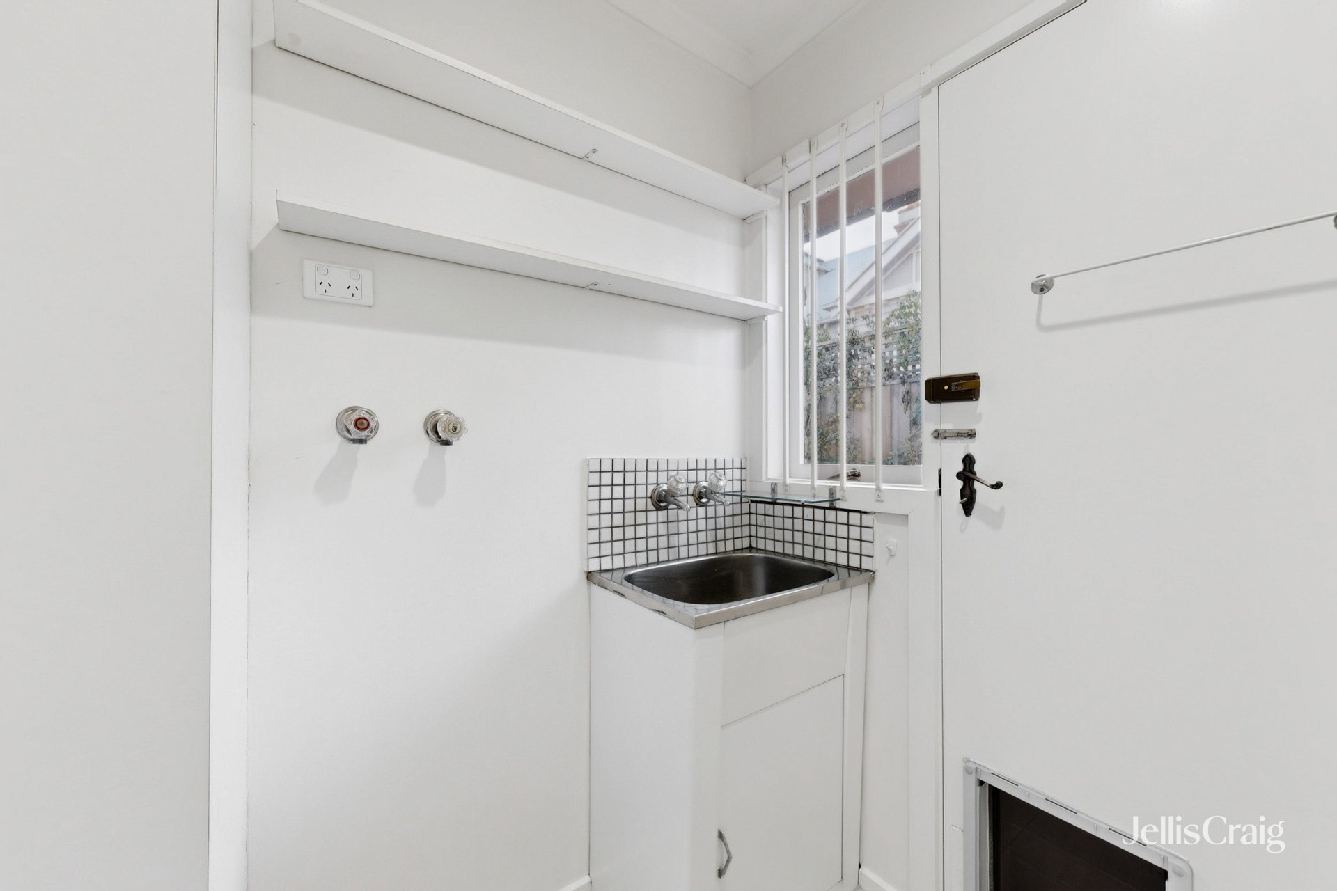 1/37 Chatham Road, Canterbury image 9