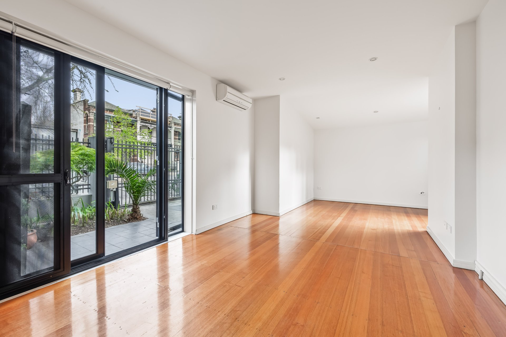 1/37 Domain Street, South Yarra image 2