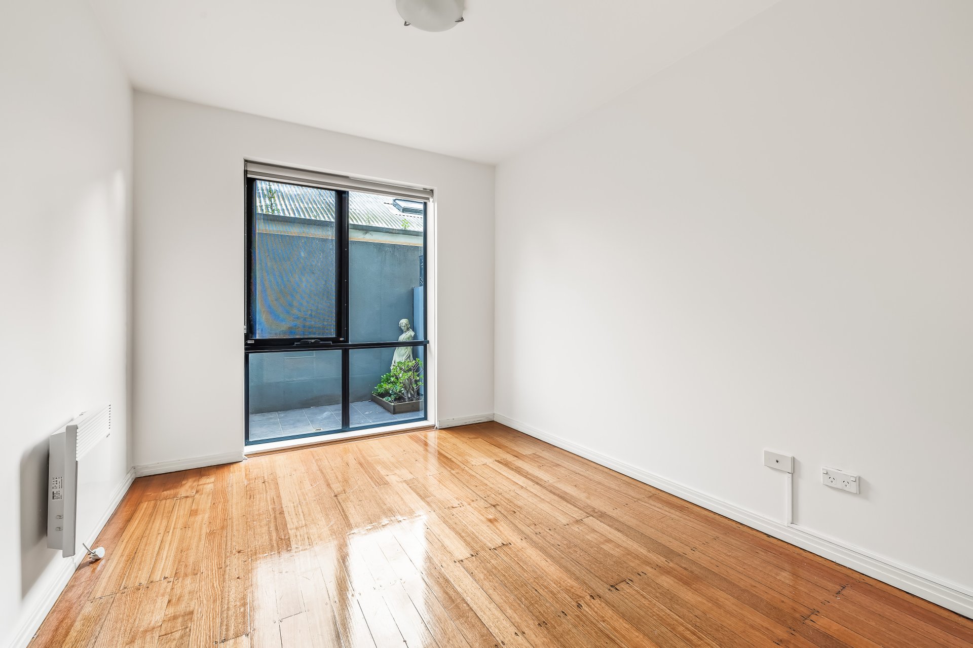 1/37 Domain Street, South Yarra image 4