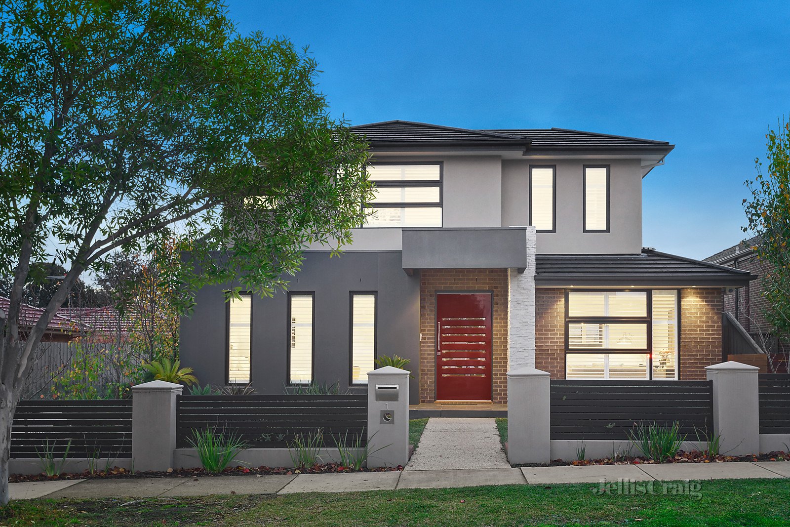 1/37 Donald Street, Mount Waverley image 1