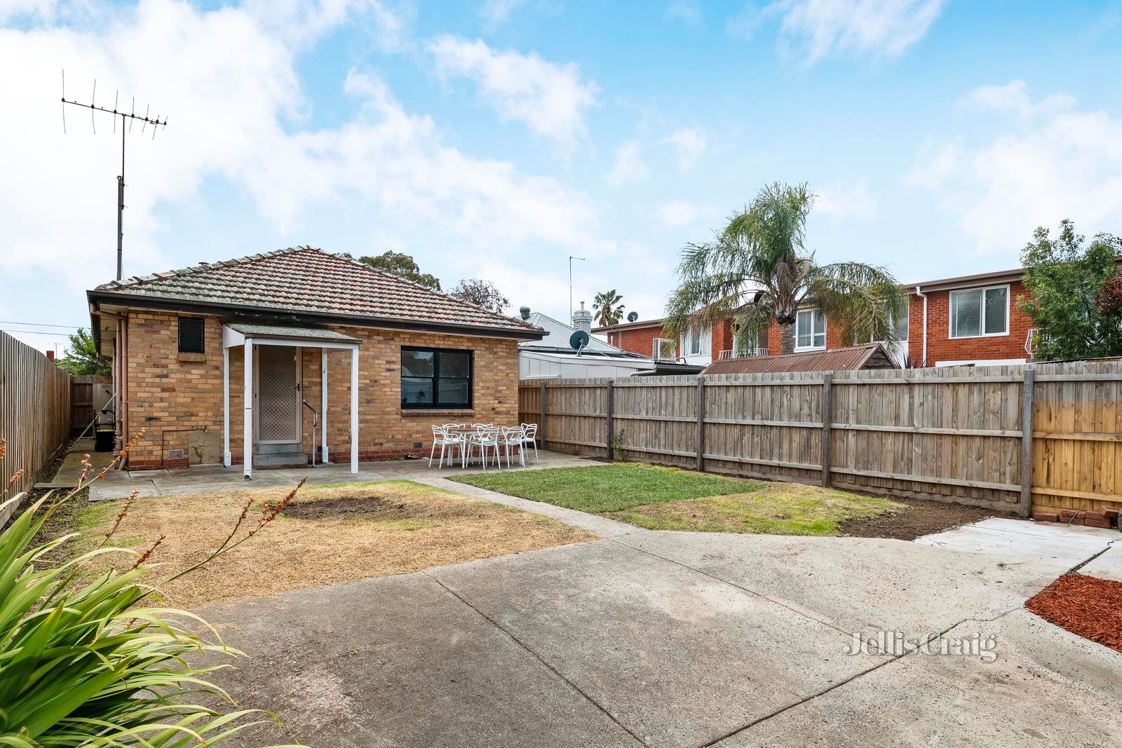 137 Emmaline Street, Northcote image 11