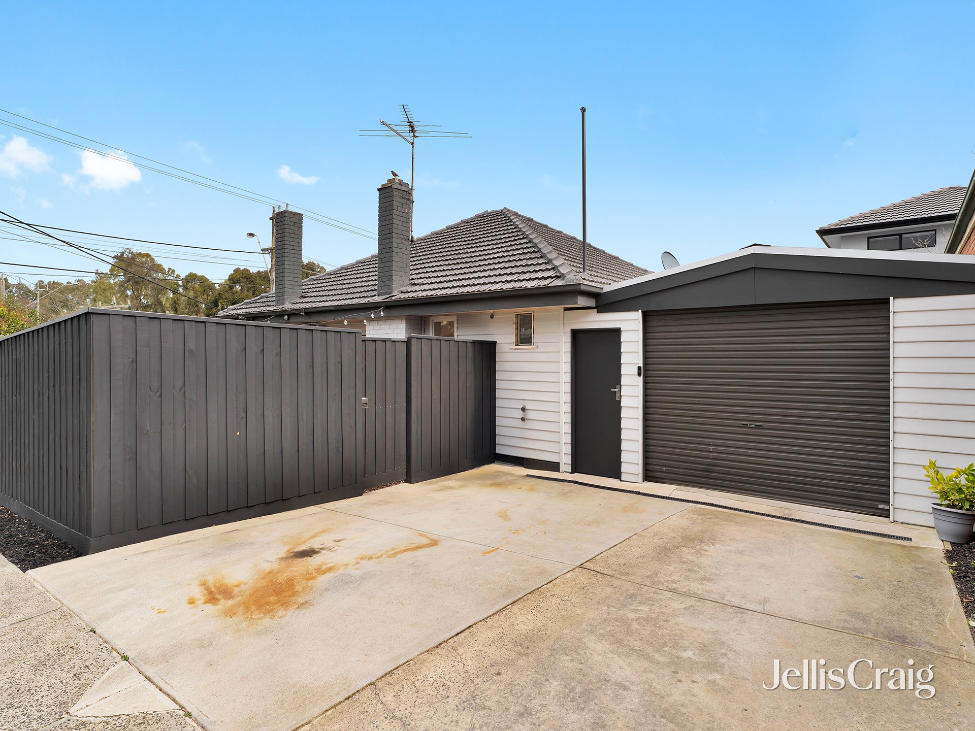 137 Ferntree Gully Road, Mount&nbsp;Waverley image 10