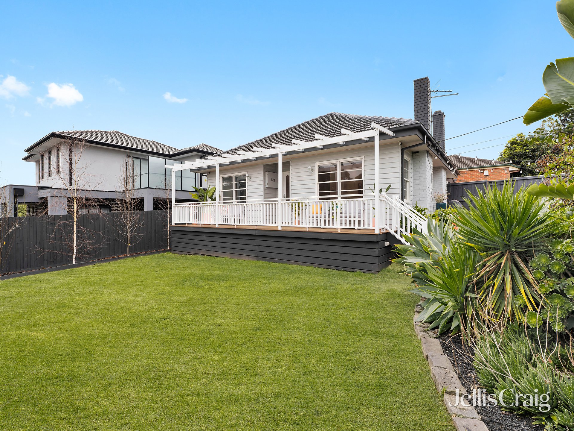 137 Ferntree Gully Road, Mount&nbsp;Waverley image 9