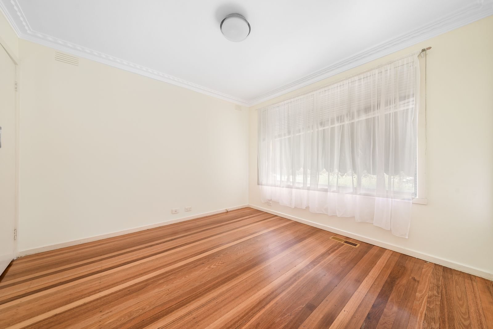 1/37 Gyton Avenue, Glen Waverley image 3