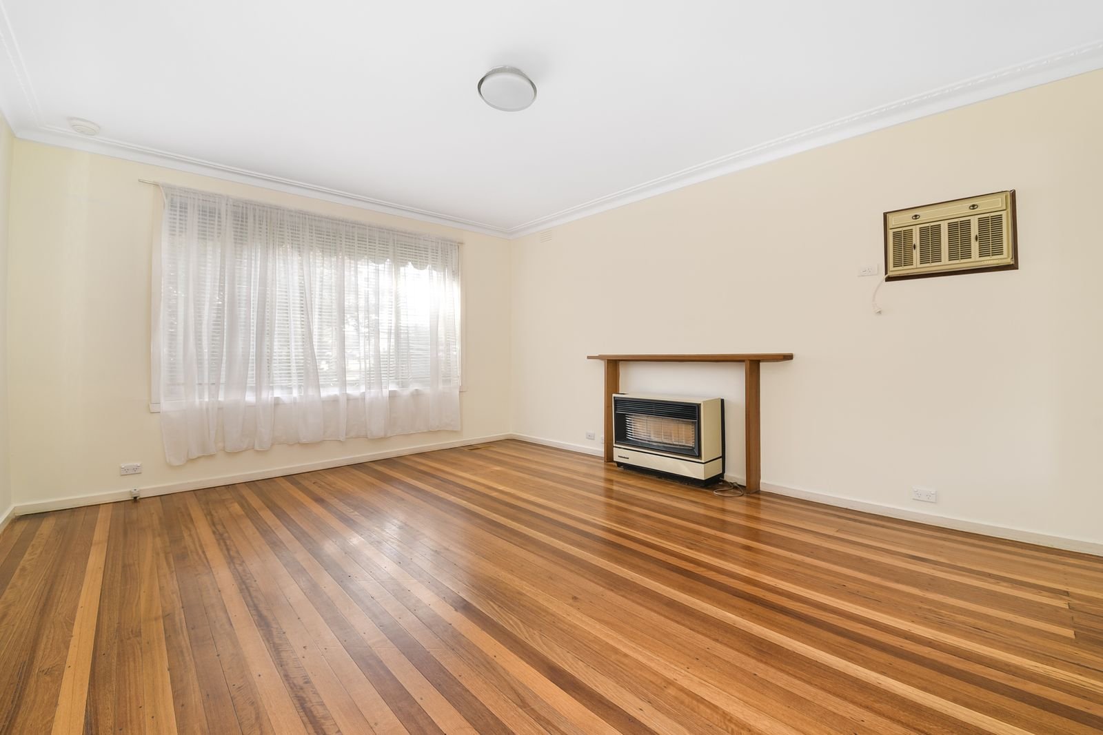 1/37 Gyton Avenue, Glen Waverley image 2