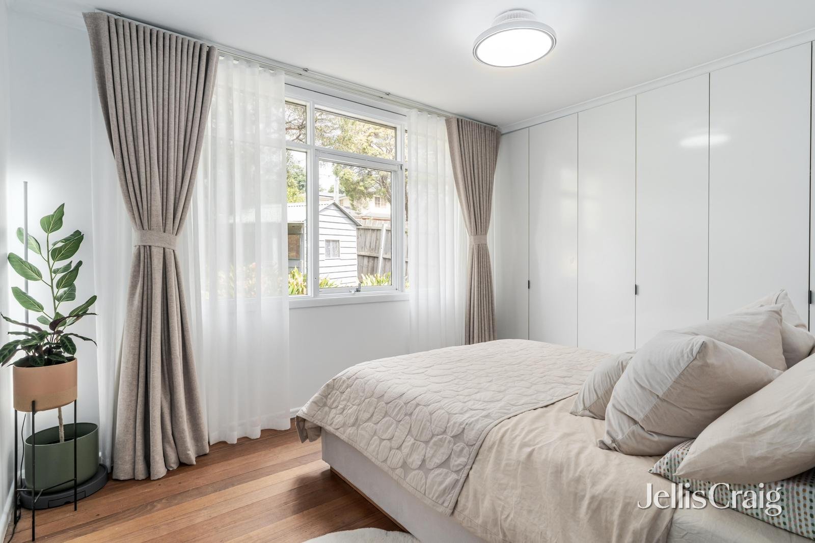 1/37 Lemana Crescent, Mount Waverley image 5