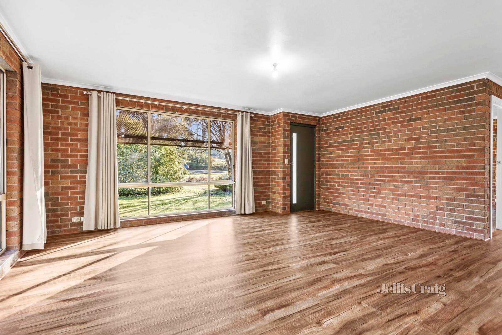 1/37 Maldon Road, Castlemaine image 5