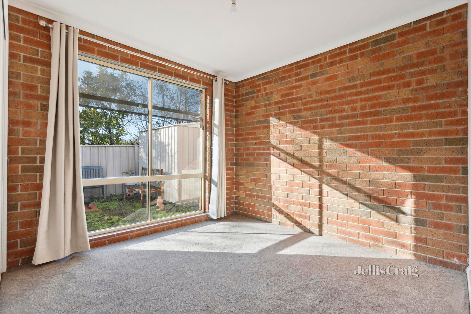 1/37 Maldon Road, Castlemaine image 7