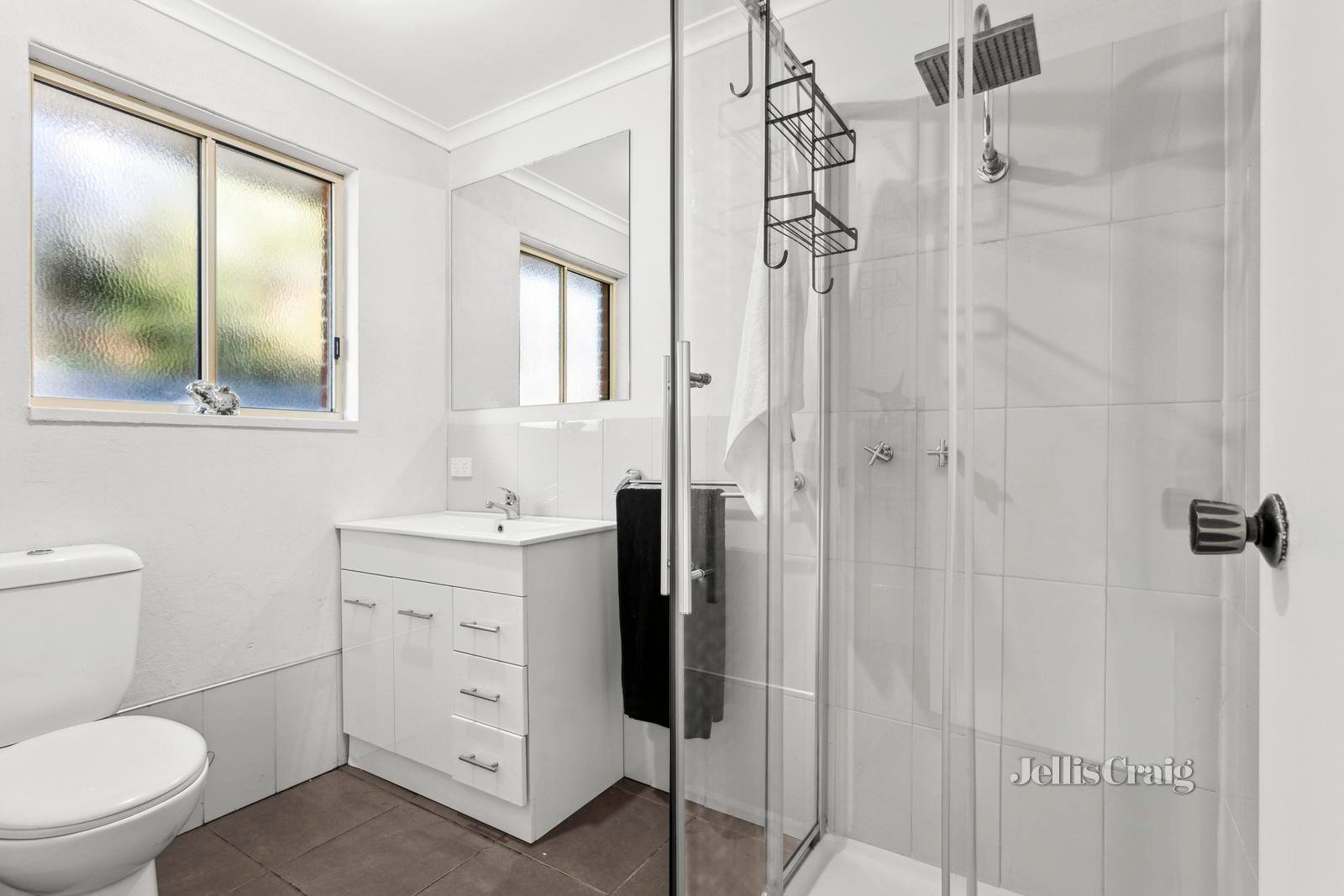1/37 Maldon Road, Castlemaine image 8