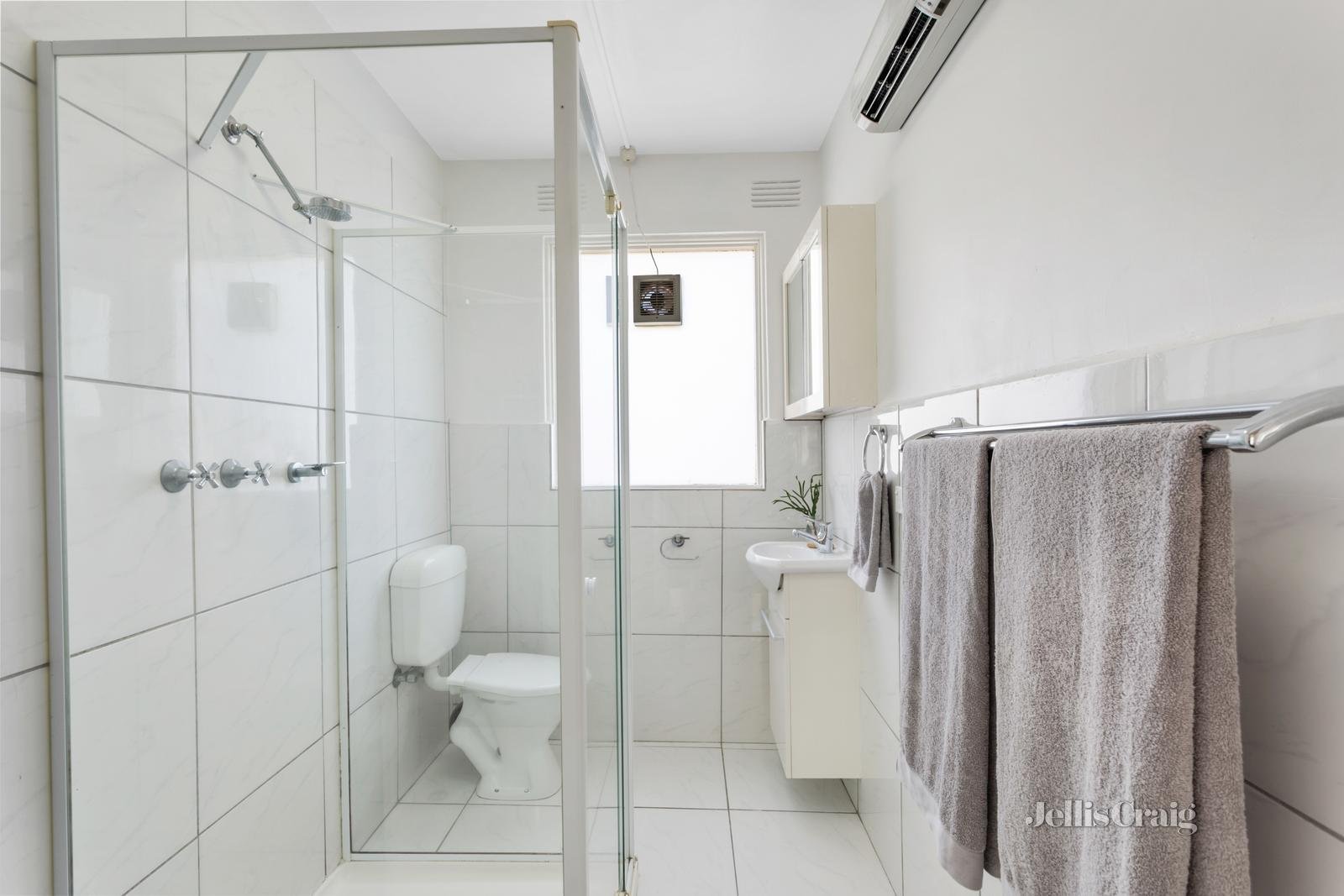1/37 Narrak Road, Balwyn image 5