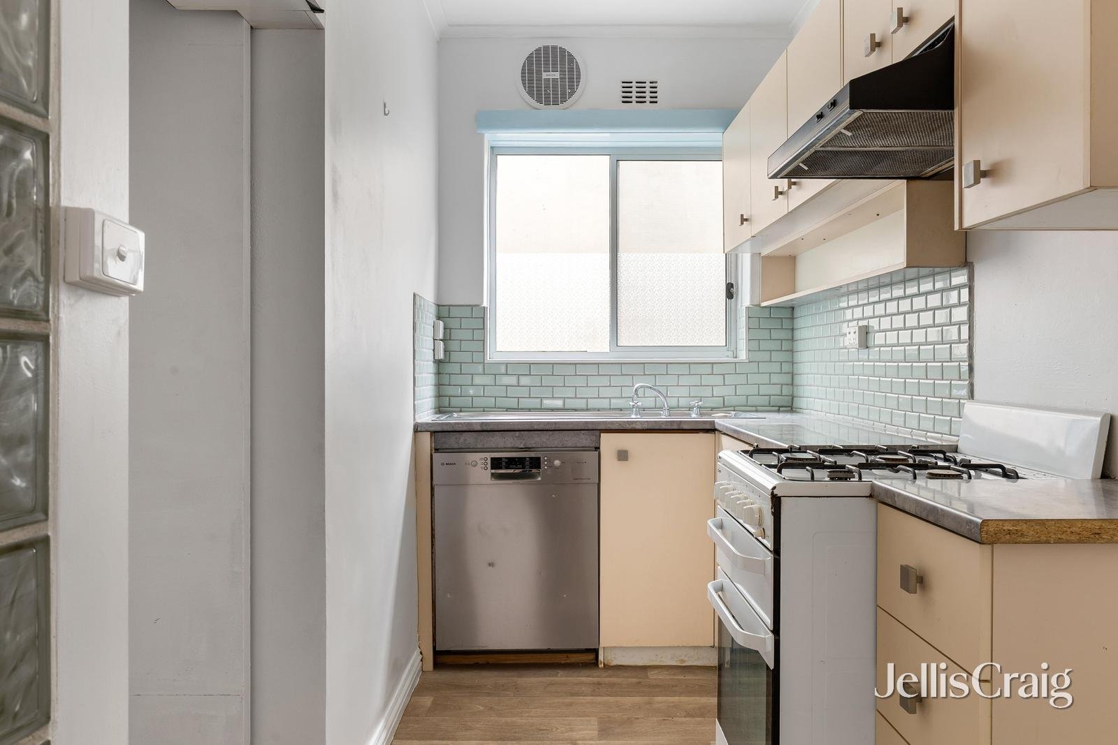 1/37 Ruskin Street, Elwood image 5