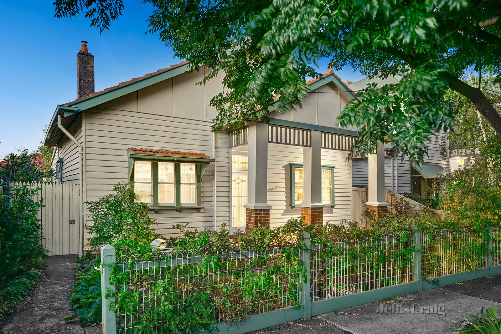 137 The Avenue, Coburg image 1