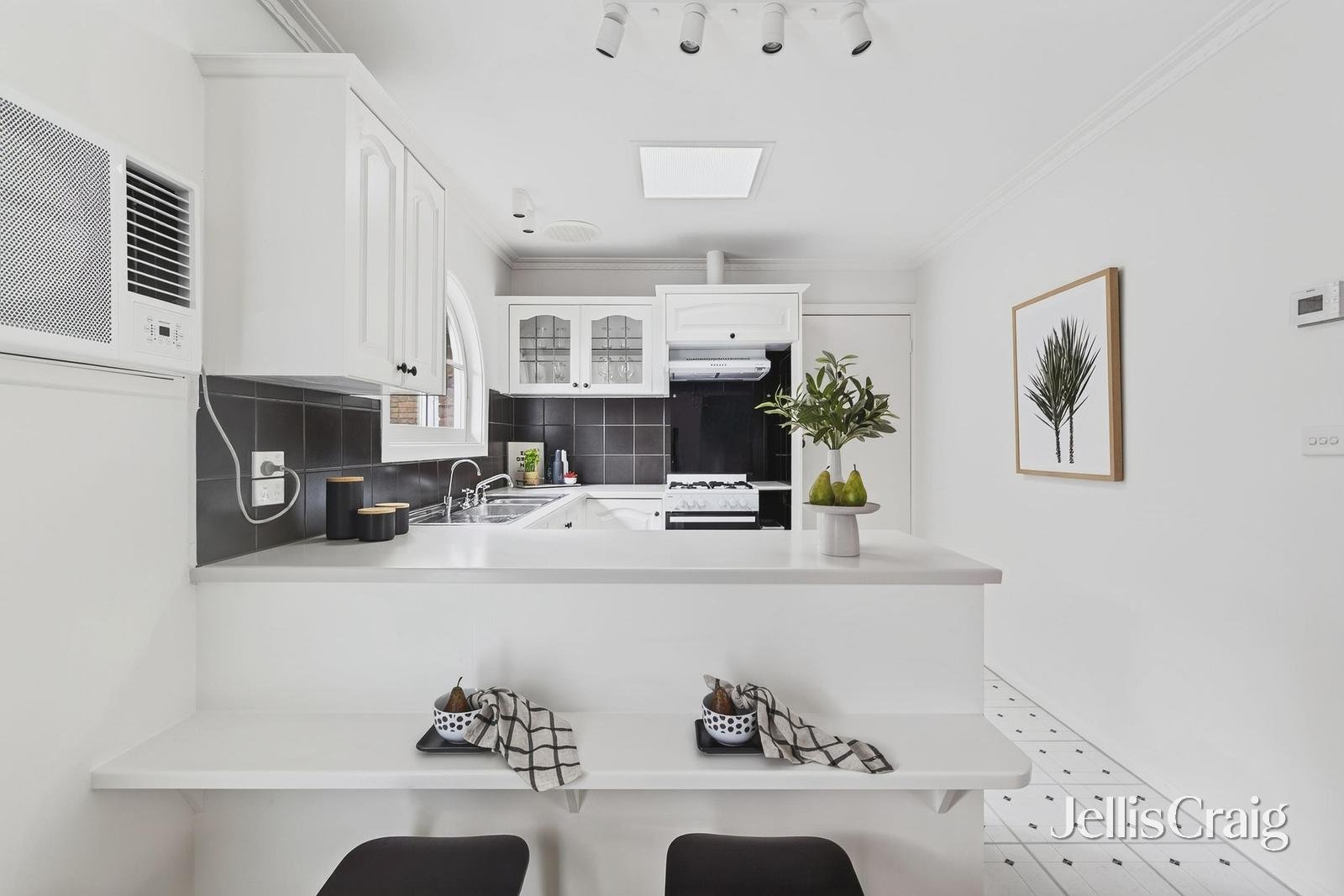 1/37 Warwick Road, Greensborough image 6