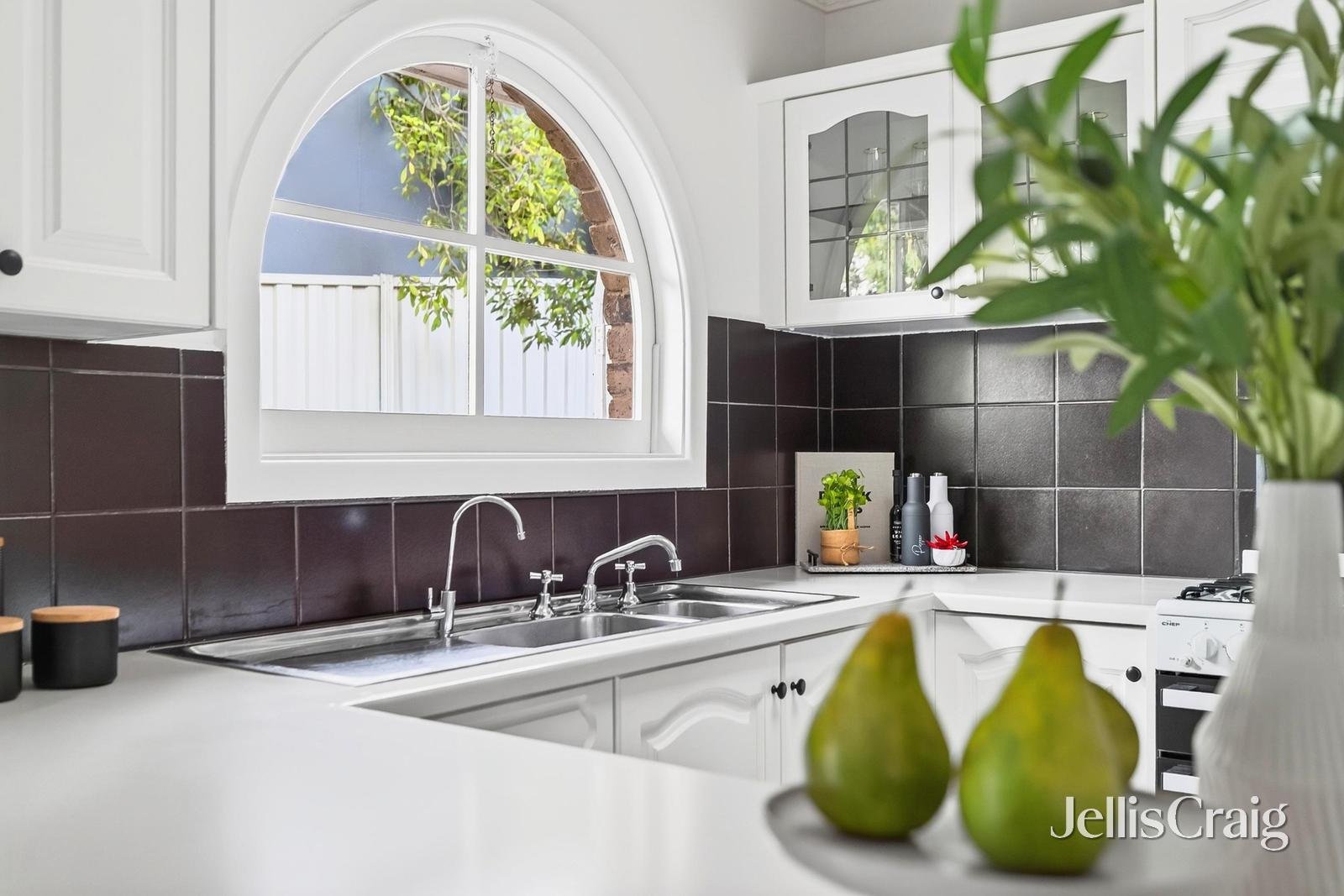 1/37 Warwick Road, Greensborough image 7