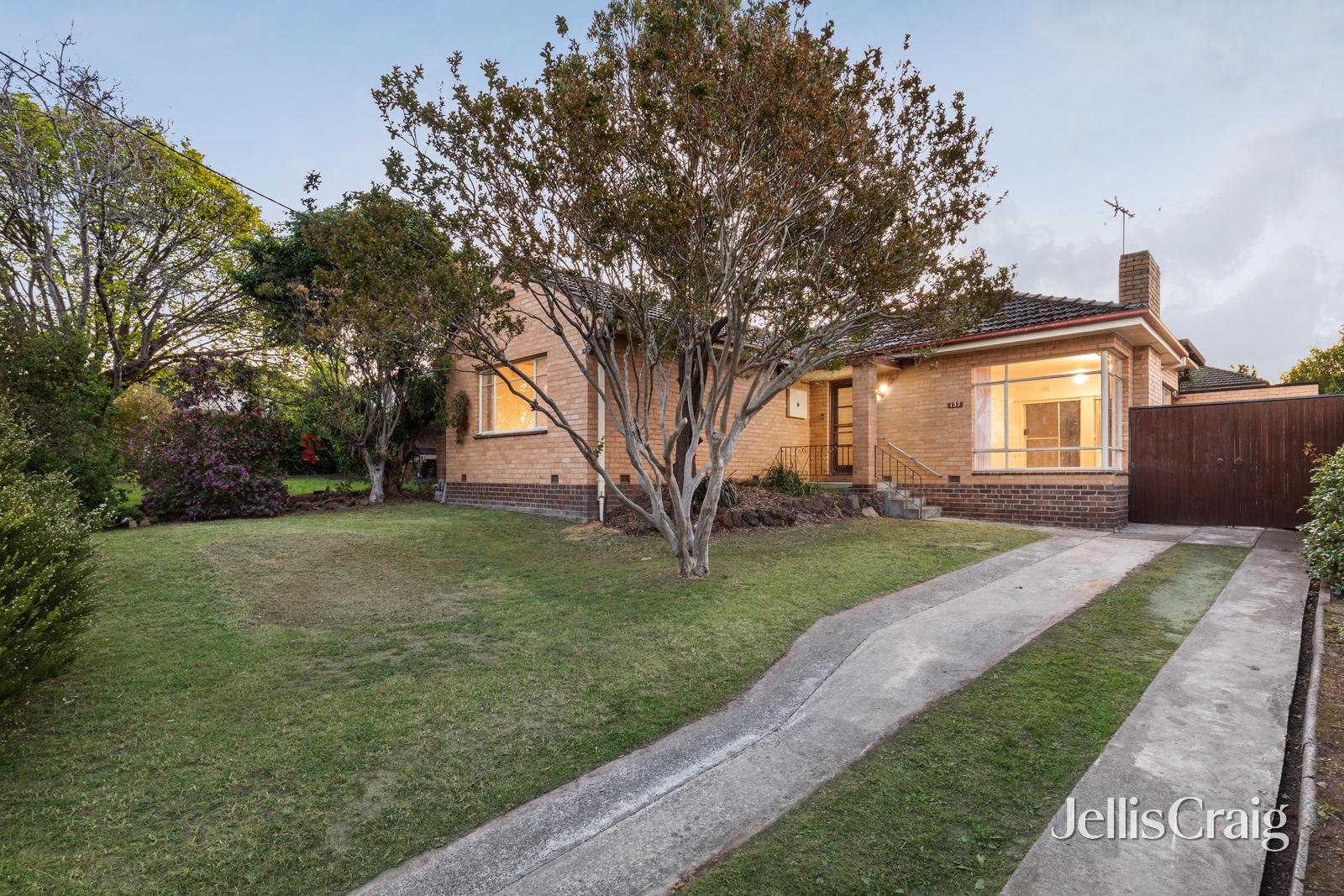 137 Watsonia Road, Watsonia image 1