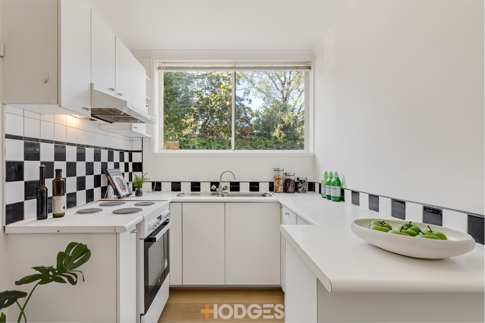 1 / 37 Yambla Street CLIFTON HILL