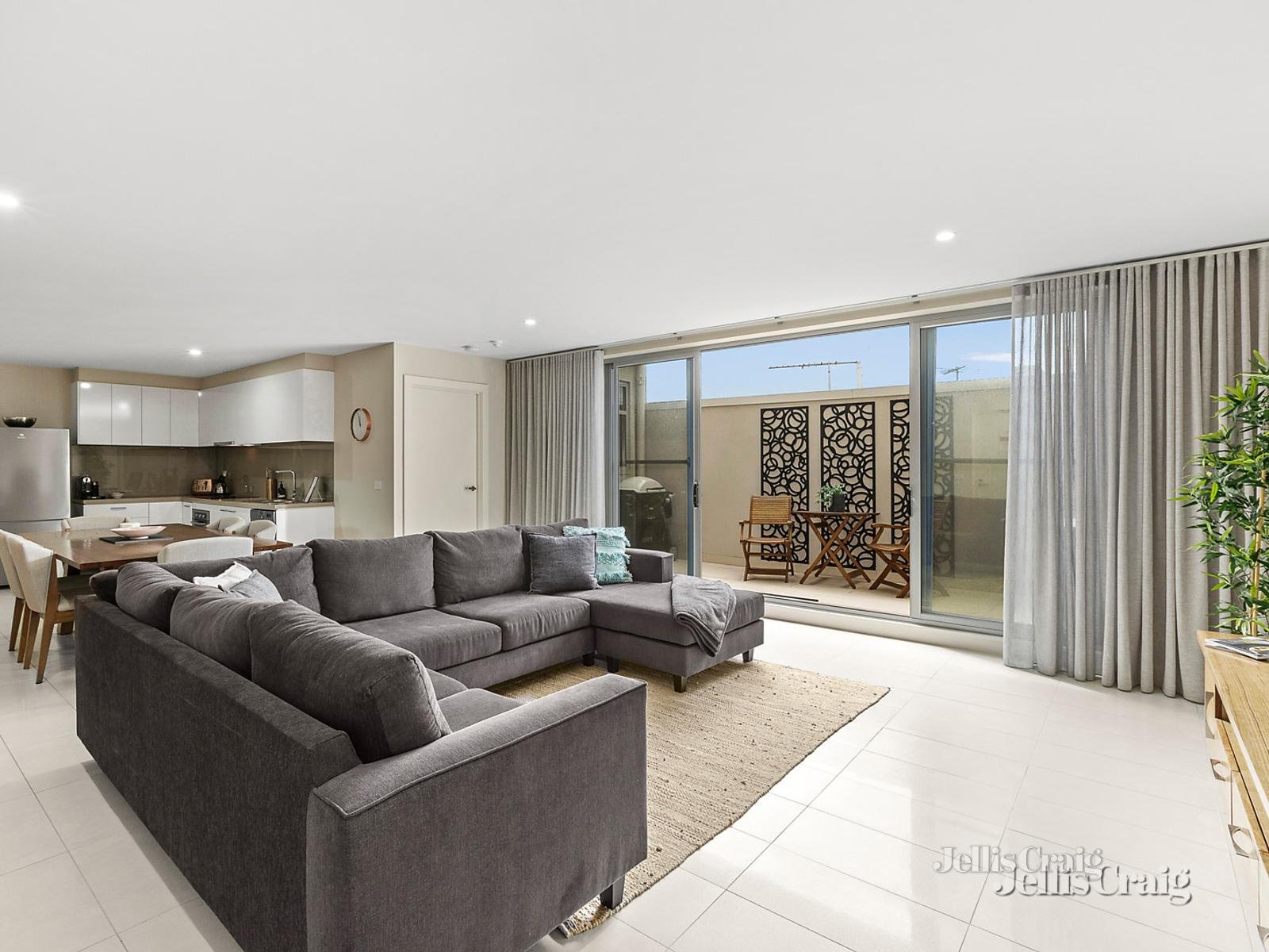 13/70 Ocean Beach Street, Sorrento
- Print Image 1