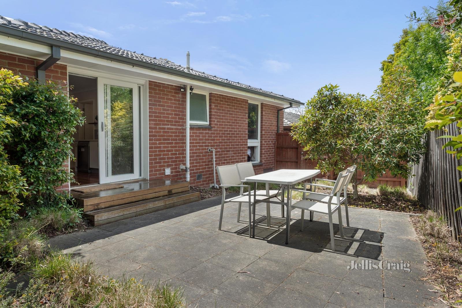 1/374 Middleborough Road, Blackburn image 8