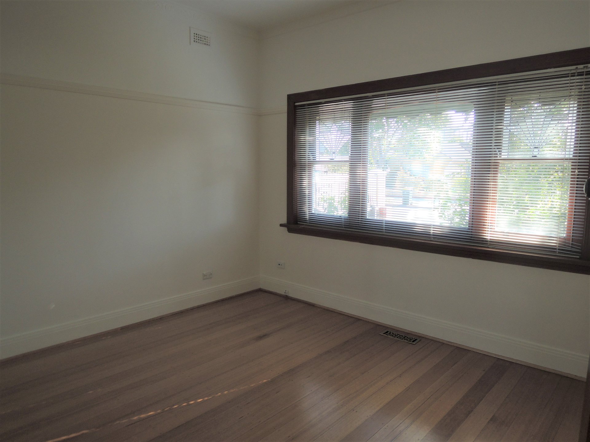 1/38 Bent Street, Bentleigh image 4