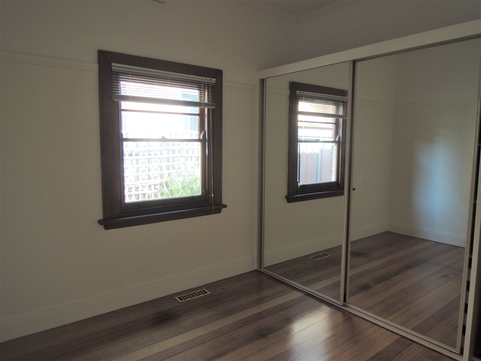 1/38 Bent Street, Bentleigh image 5