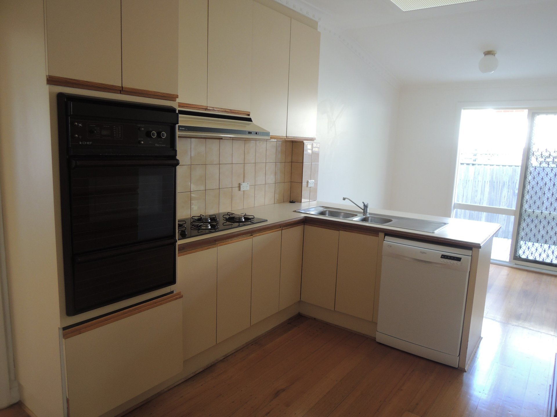 1/38 Bent Street, Bentleigh image 6