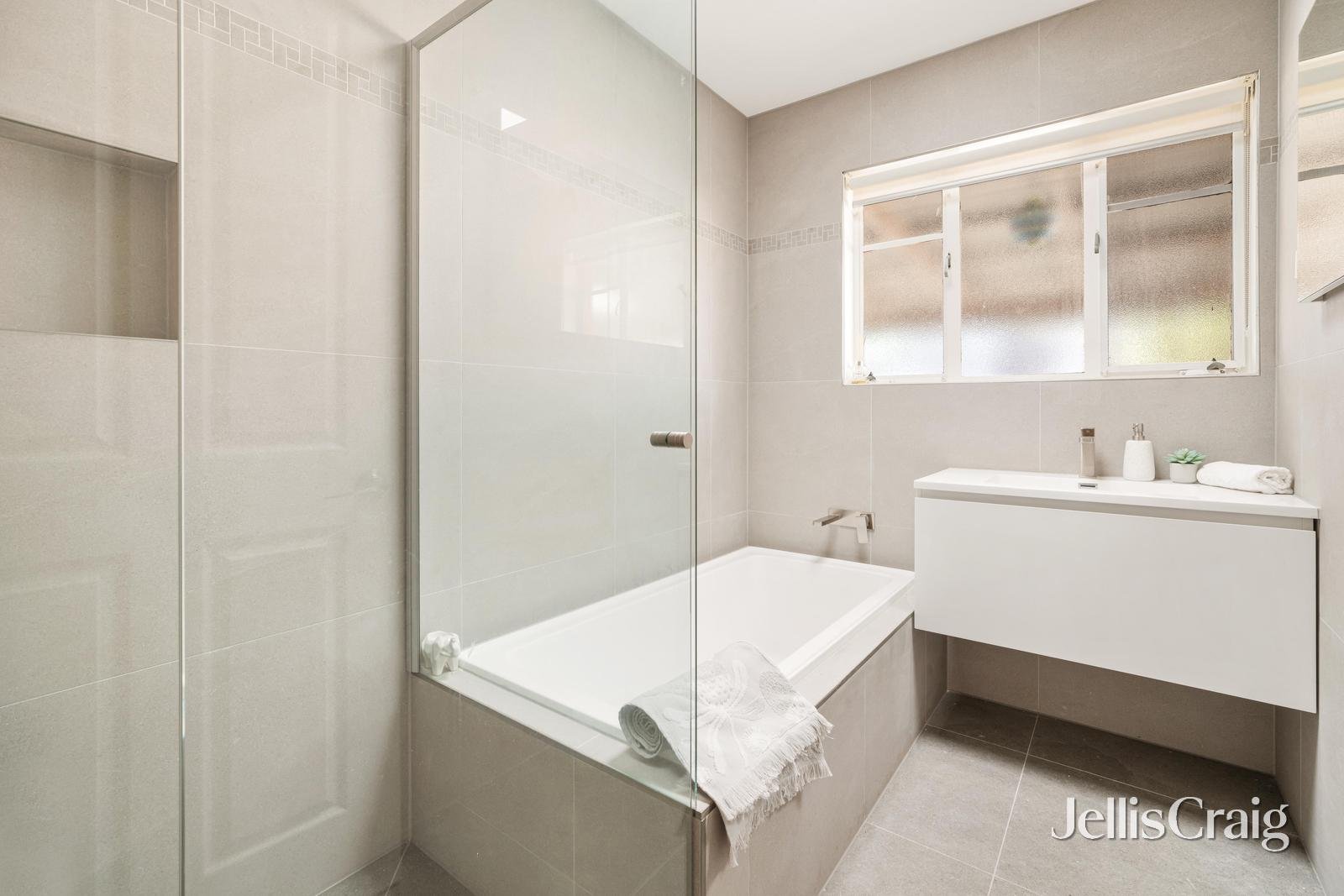 138 Bignell Road, Bentleigh East image 9