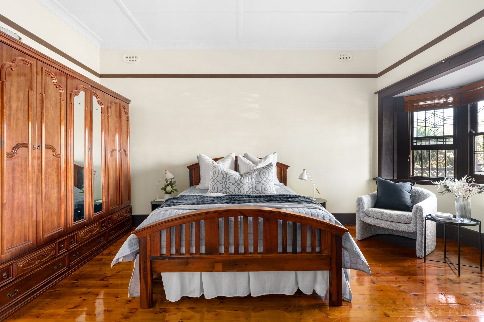 Property Gallery Thumbnail 12