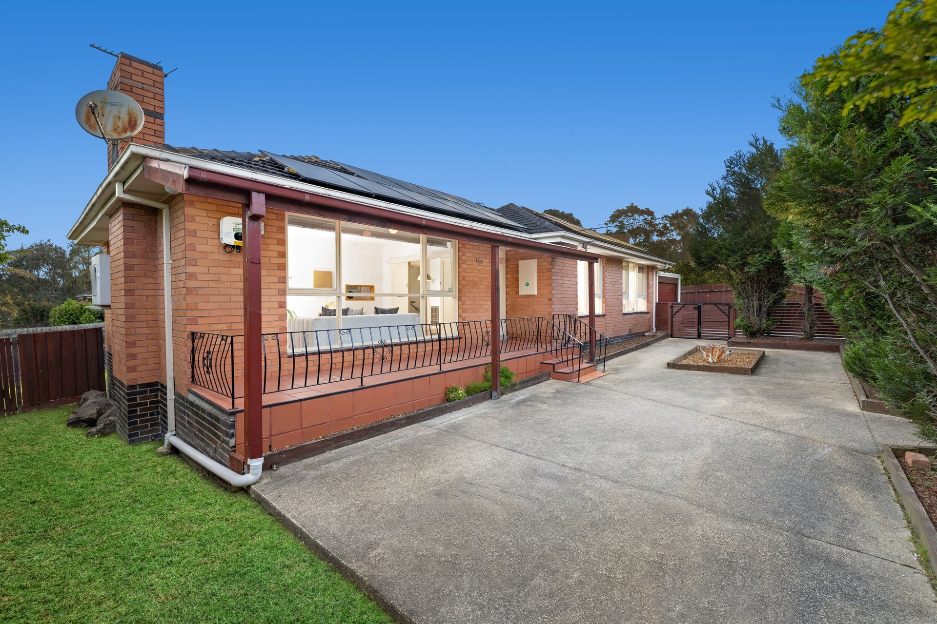 138 Eley Road, Burwood East image 1