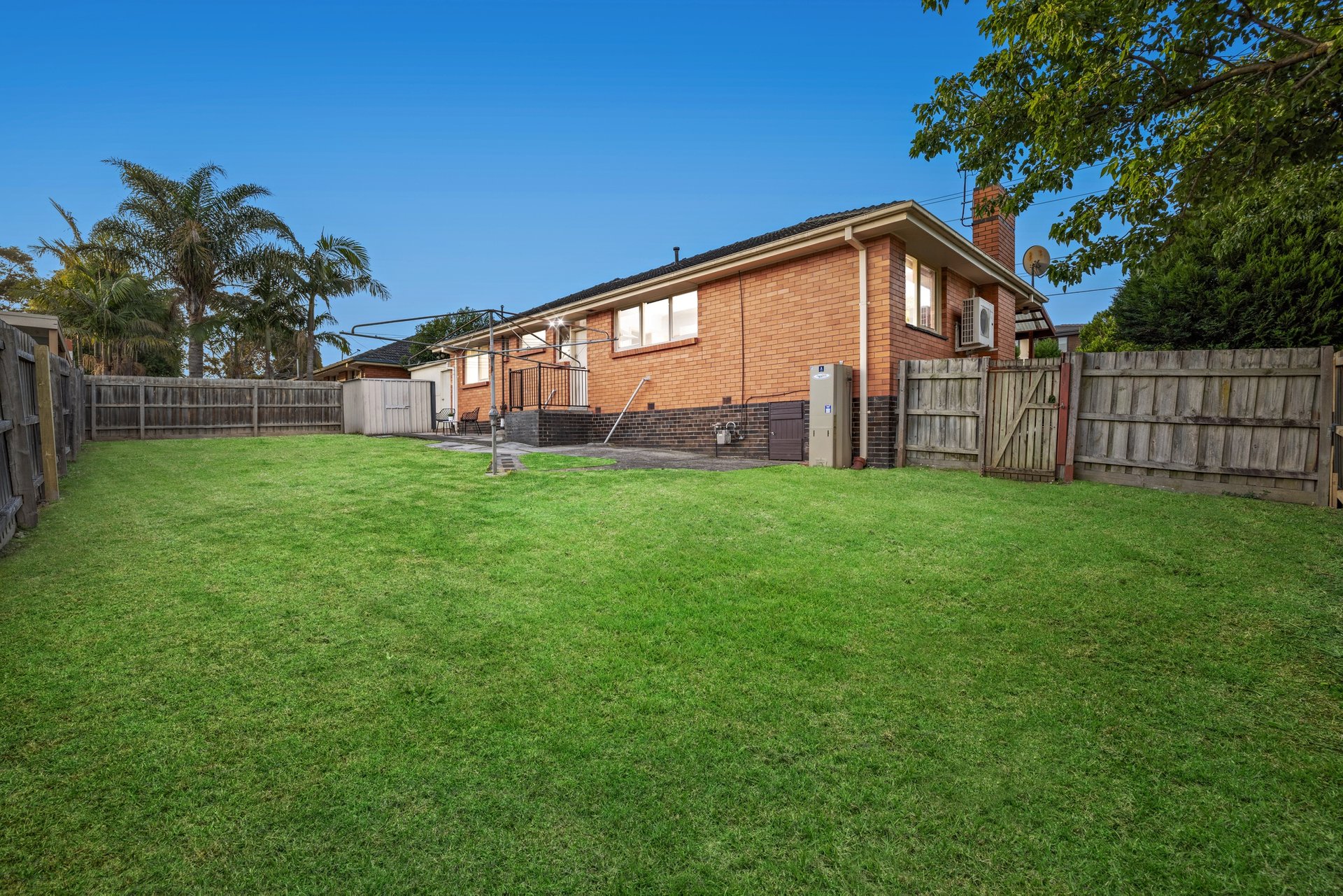 138 Eley Road, Burwood East image 2