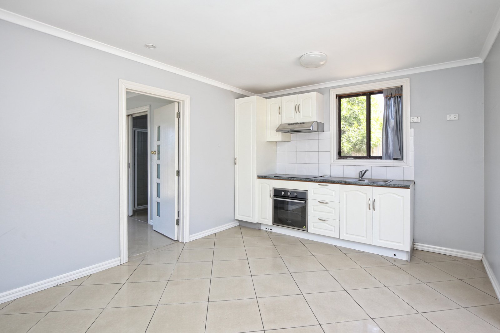 Property Gallery Thumbnail 8