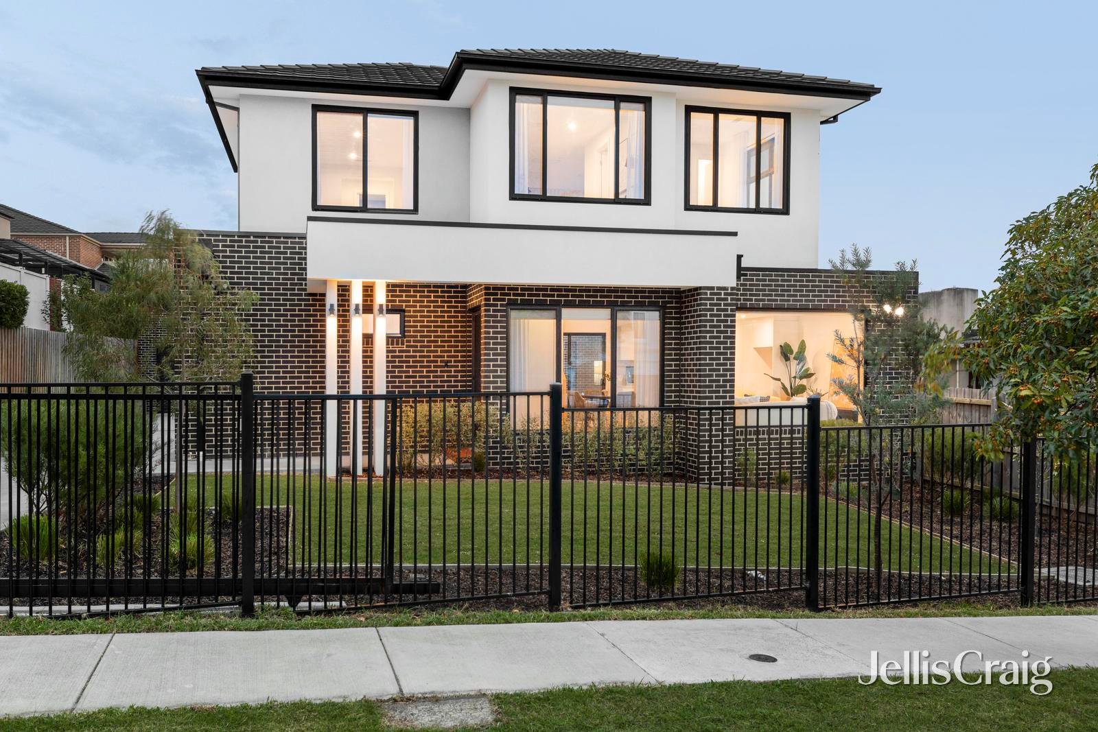 1/38 Illuka Crescent, Mount&nbsp;Waverley image 1