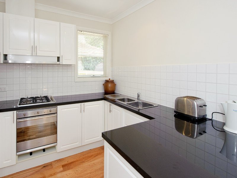 1/38 Linlithgow Street, Mitcham image 2