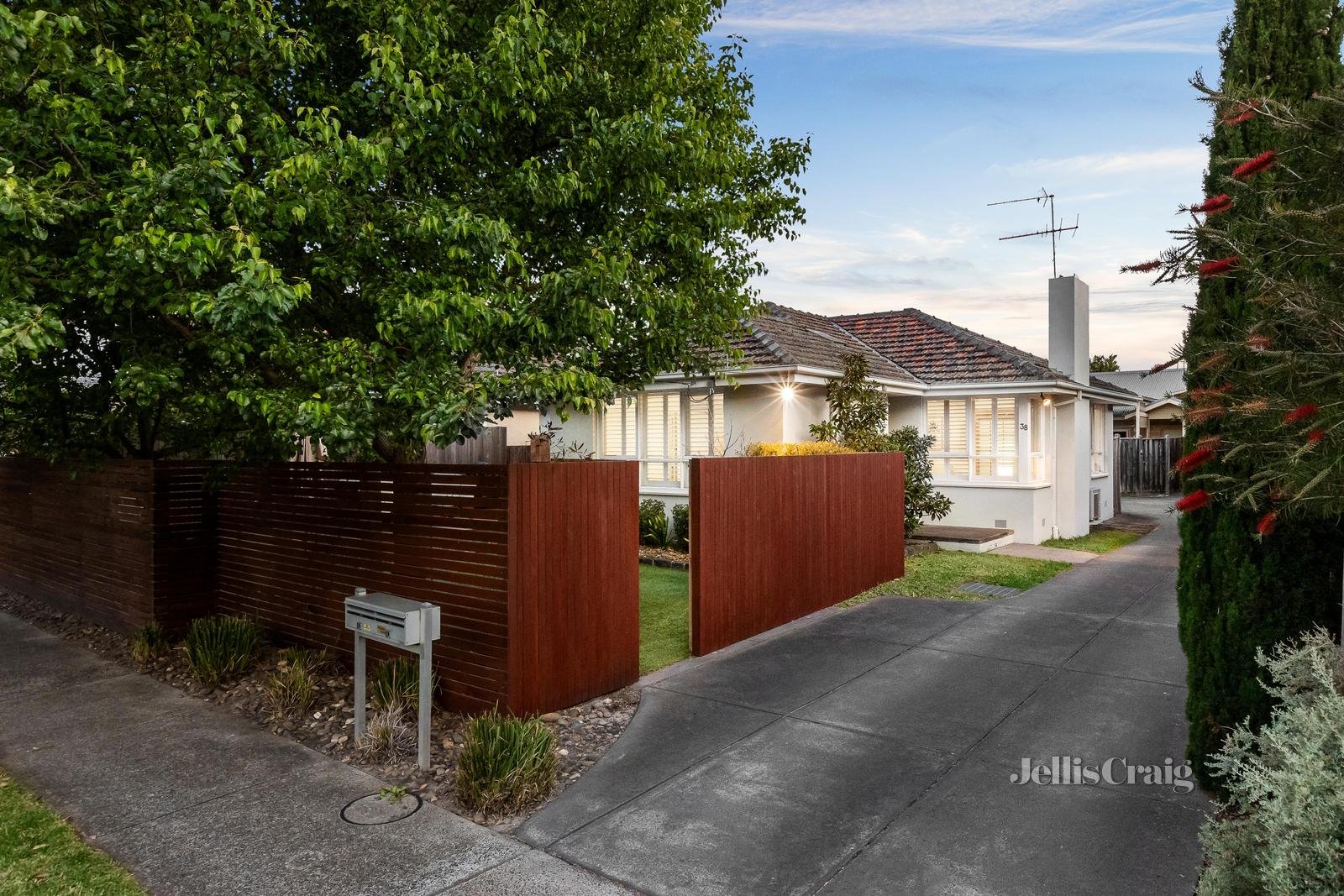 1/38 Lochiel Avenue, Edithvale image 1