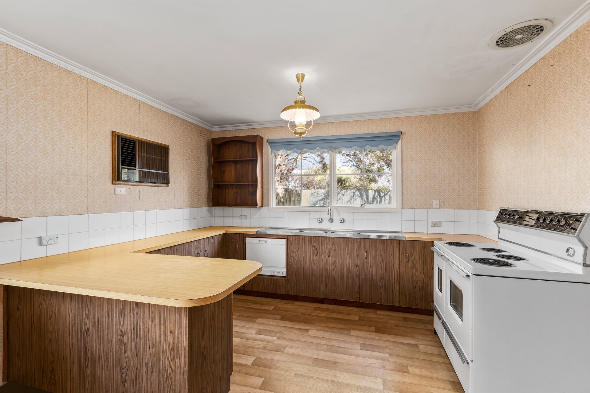 Property Gallery Thumbnail 3