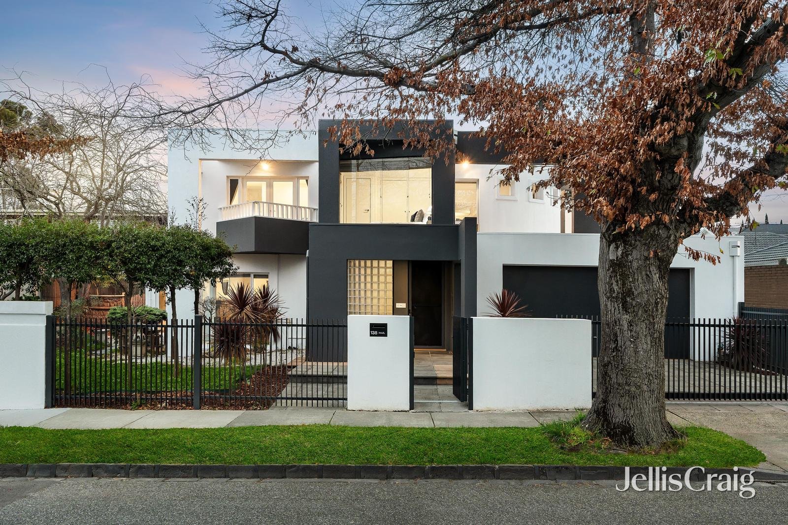 138 Windsor Crescent, Surrey&nbsp;Hills image 1