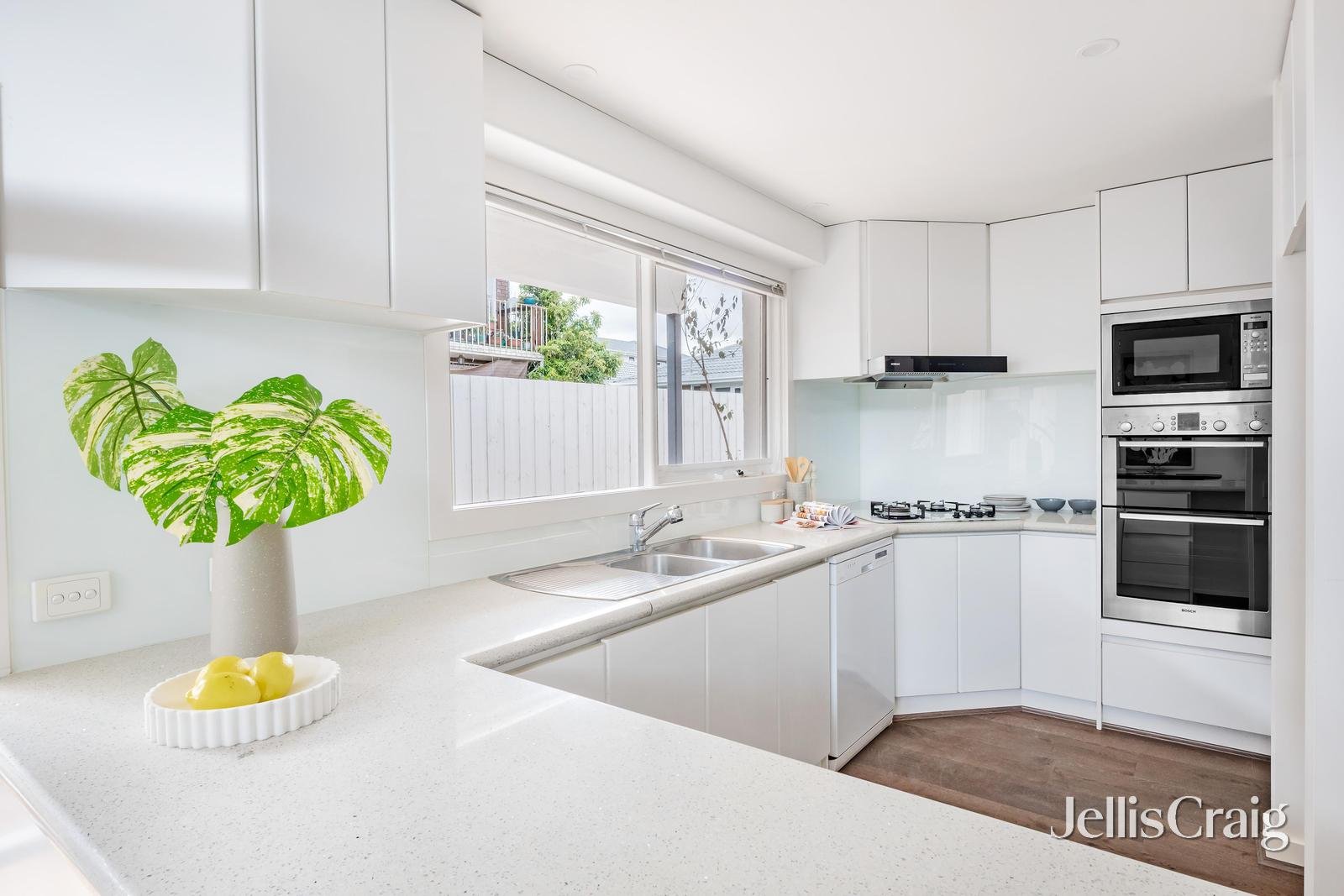 138 Windsor Crescent, Surrey&nbsp;Hills image 8