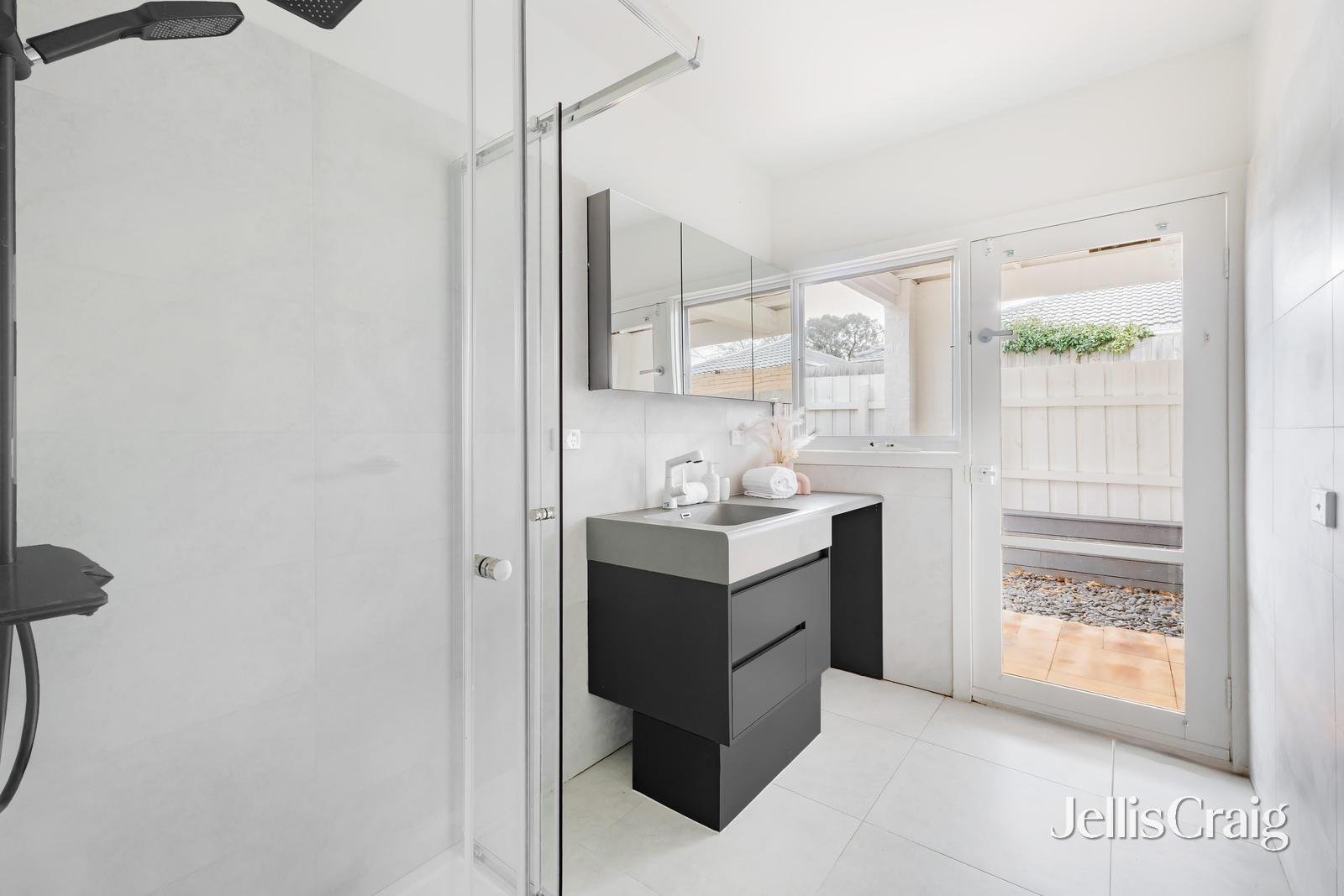 138 Windsor Crescent, Surrey&nbsp;Hills image 19