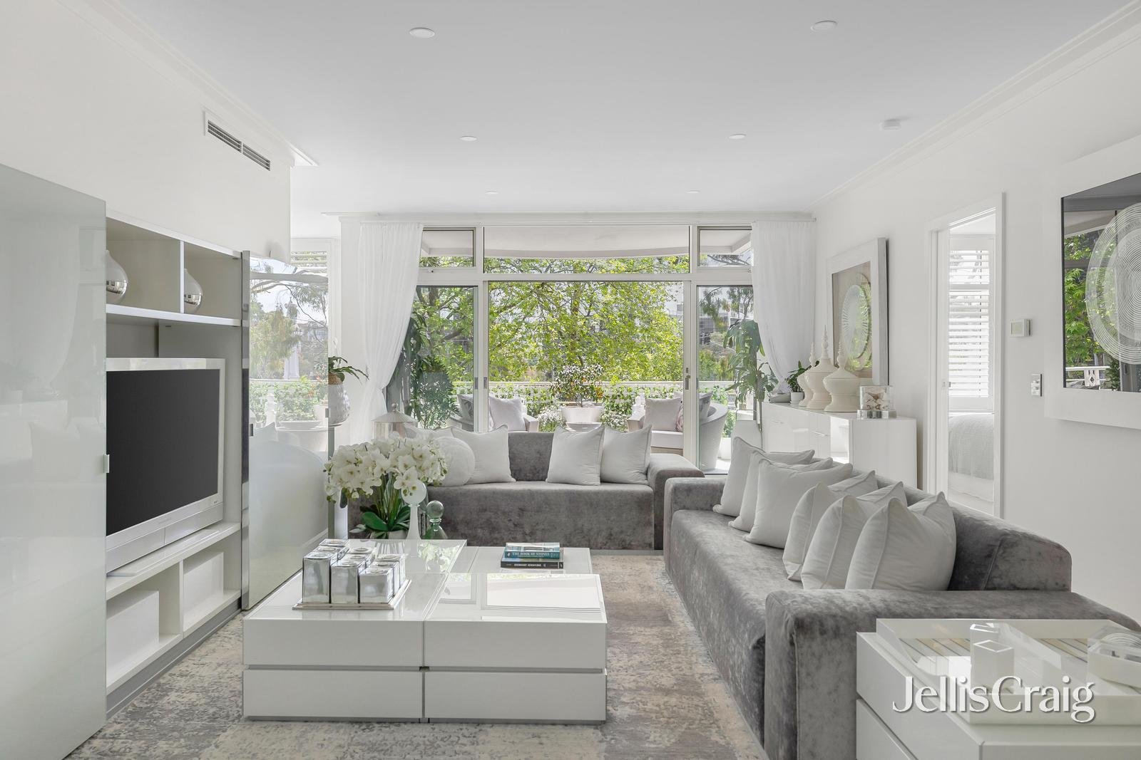 1.3/85 Alexandra Avenue, South Yarra image 2