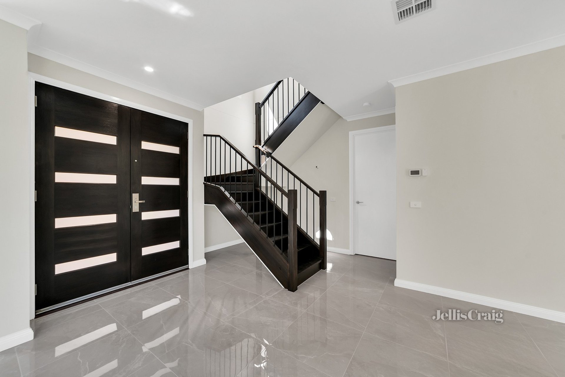 1/385 Stephensons Road, Mount Waverley image 1