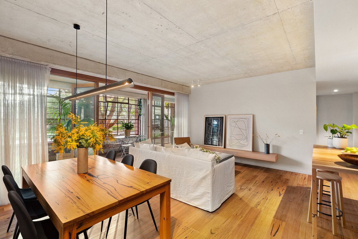 1/388 Barkly Street, Brunswick image 1