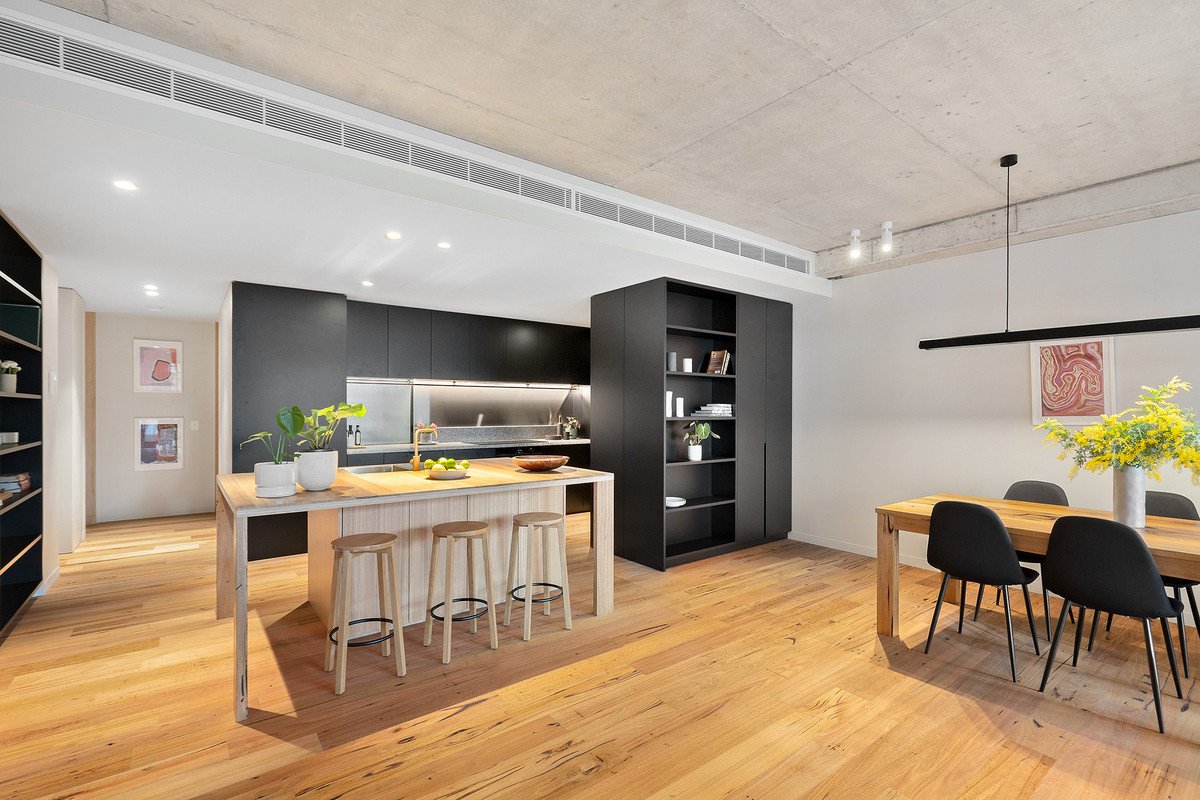 1/388 Barkly Street, Brunswick image 2