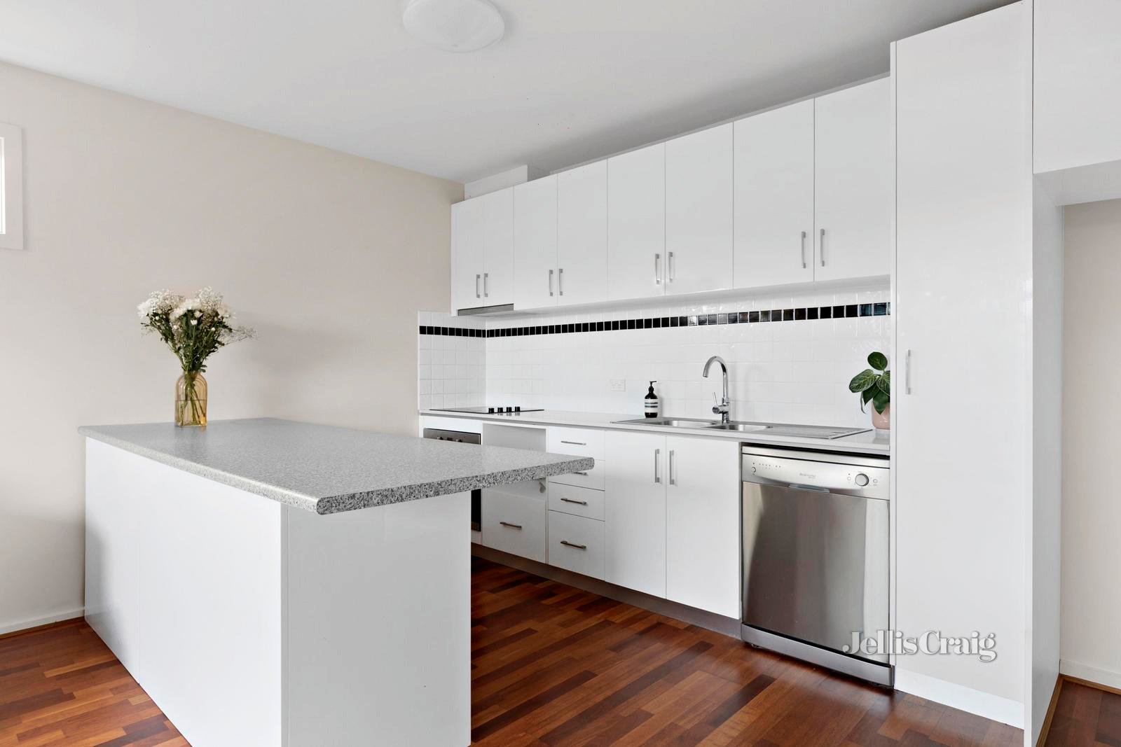 1/39-41 Flemington Street, Travancore image 2