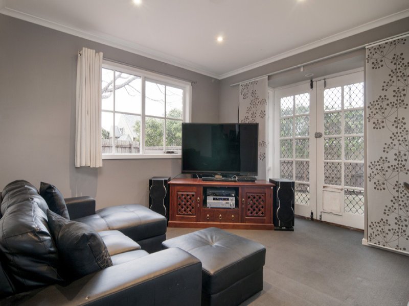 139 Douglas Parade, Williamstown image 5