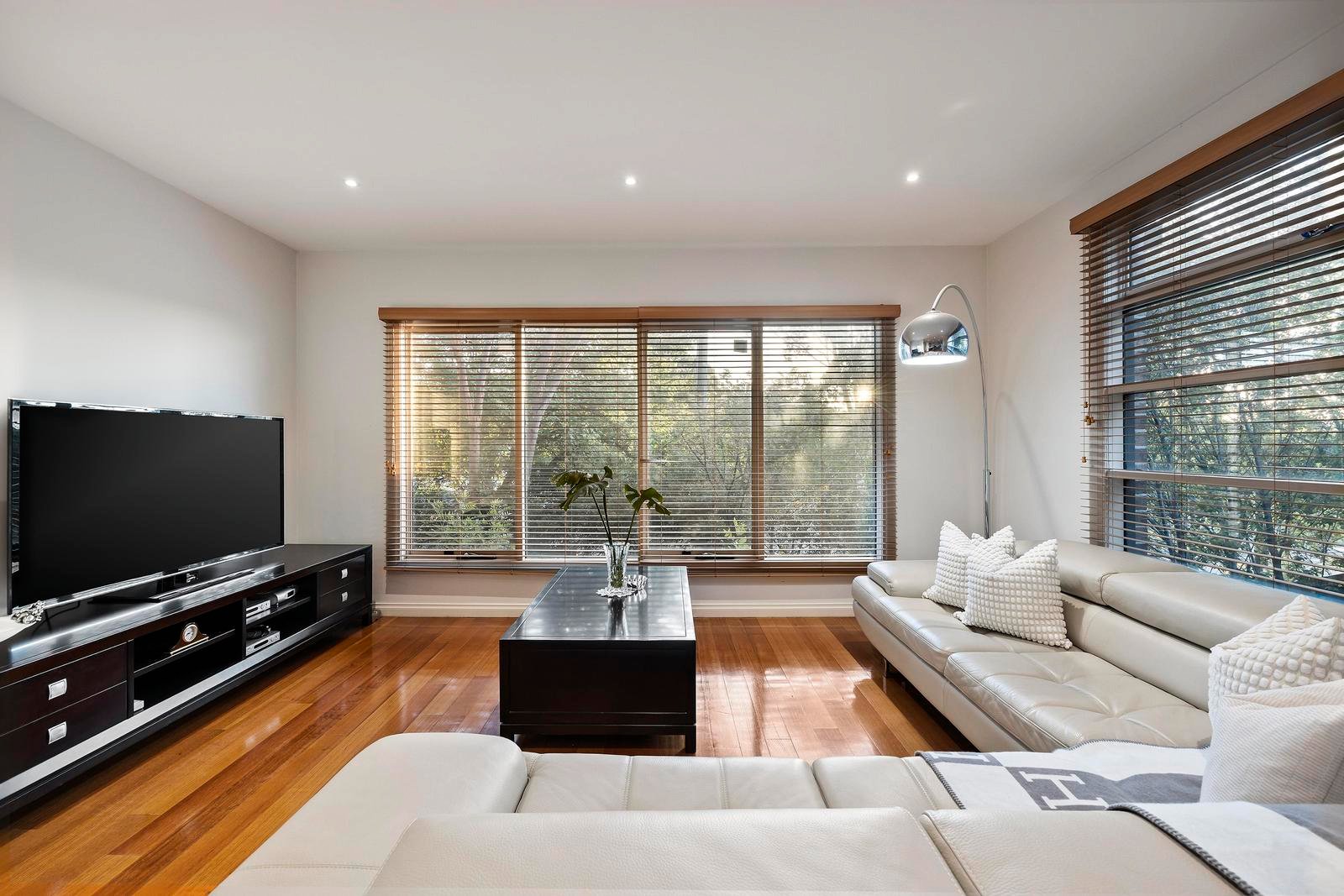 1/39 Manningham Road, Bulleen image 3