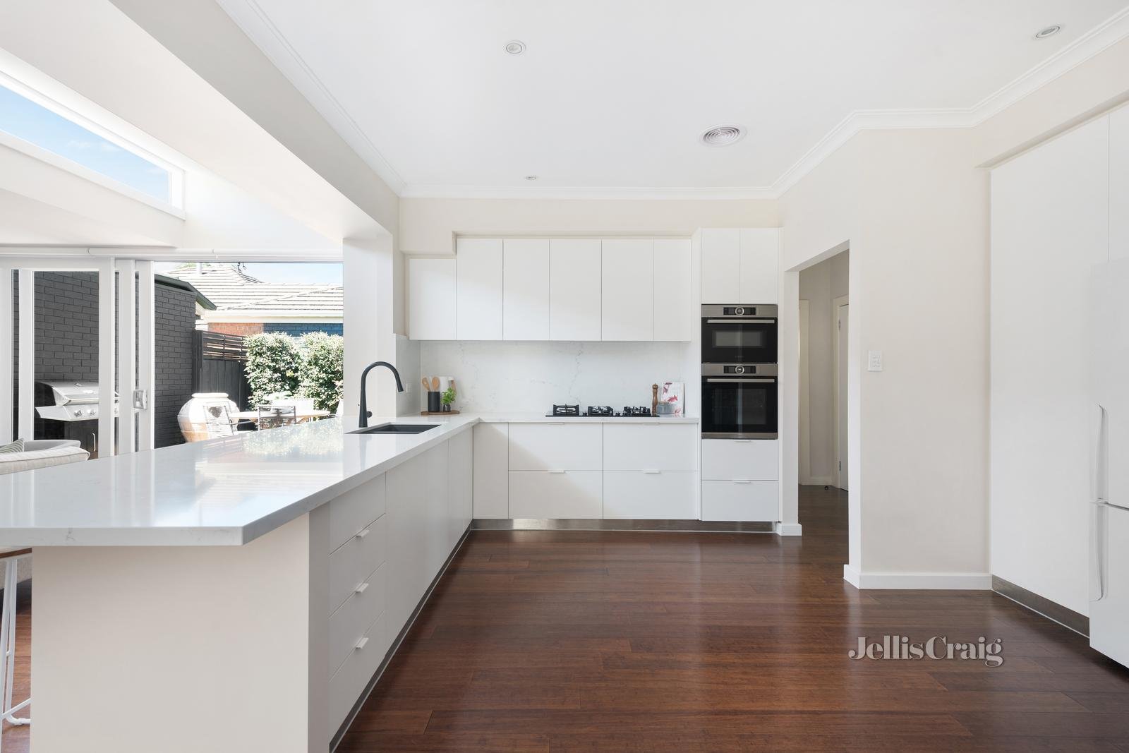 1/39 Neville Street, Bentleigh East image 6