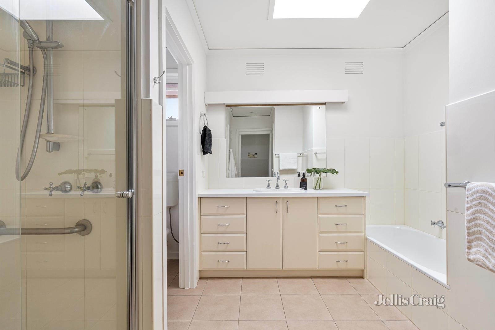 1/39 Pine Street, Surrey Hills image 6