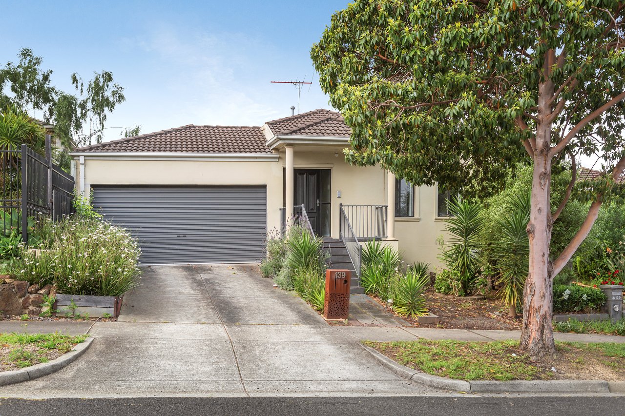 139 Willow Bend, Bulleen image 1