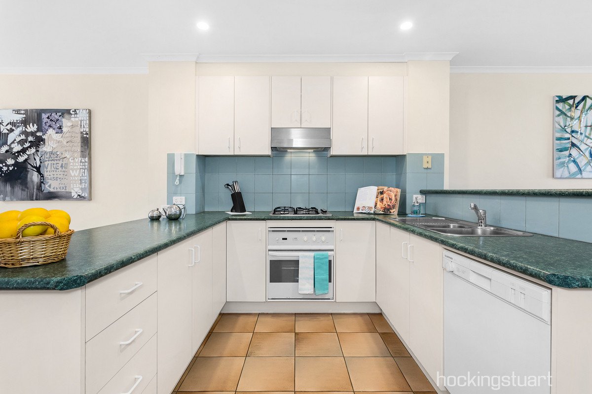 13/910 Canterbury Road, Box Hill South image 4
